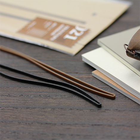 Traveler's Notebook Company - Passport - Ties (011)