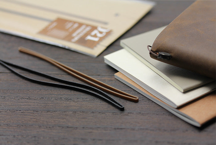 Traveler's Notebook Company - Retaining rubber bands (021)