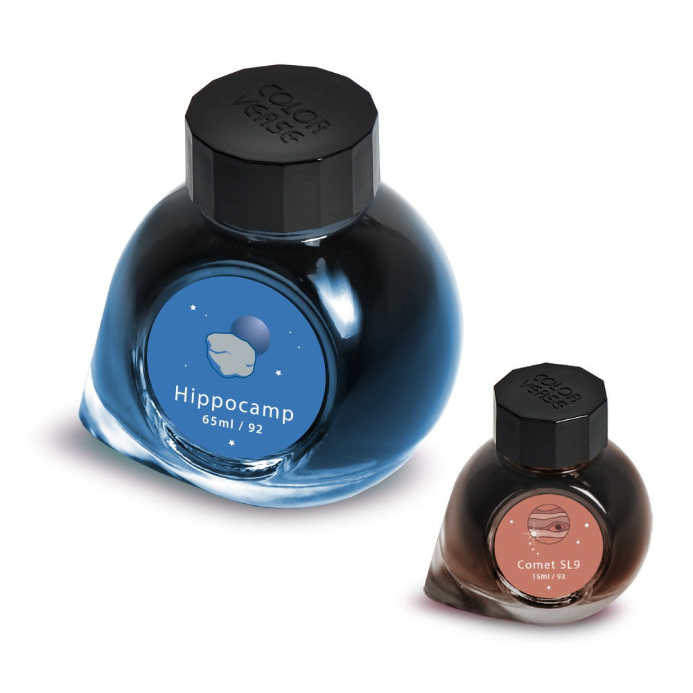 65ml Tintenglas der Farbe Hippocamp und 15ml Tintenglas der Farbe Comet SL9.